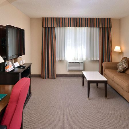 Quality Inn & Suites Walnut - City Of Industry Extérieur photo