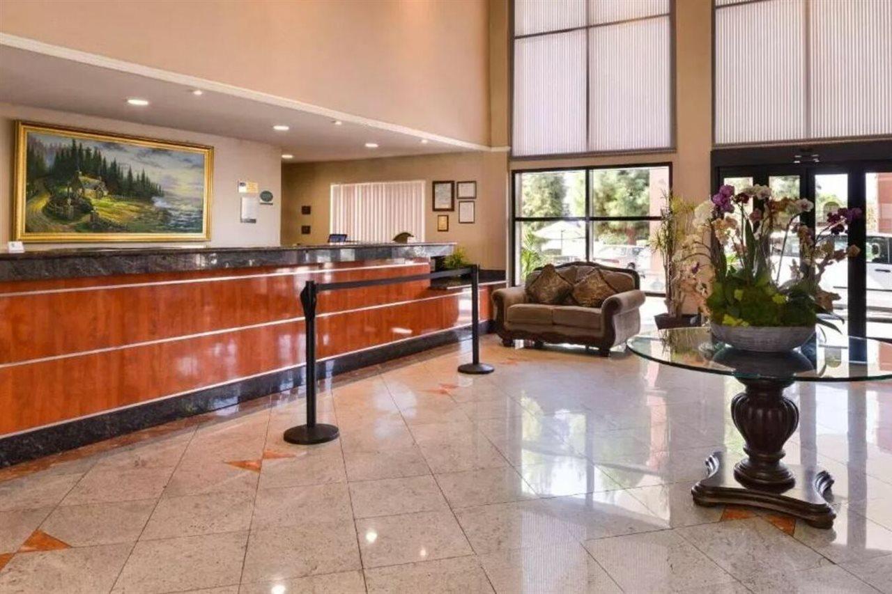 Quality Inn & Suites Walnut - City Of Industry Extérieur photo