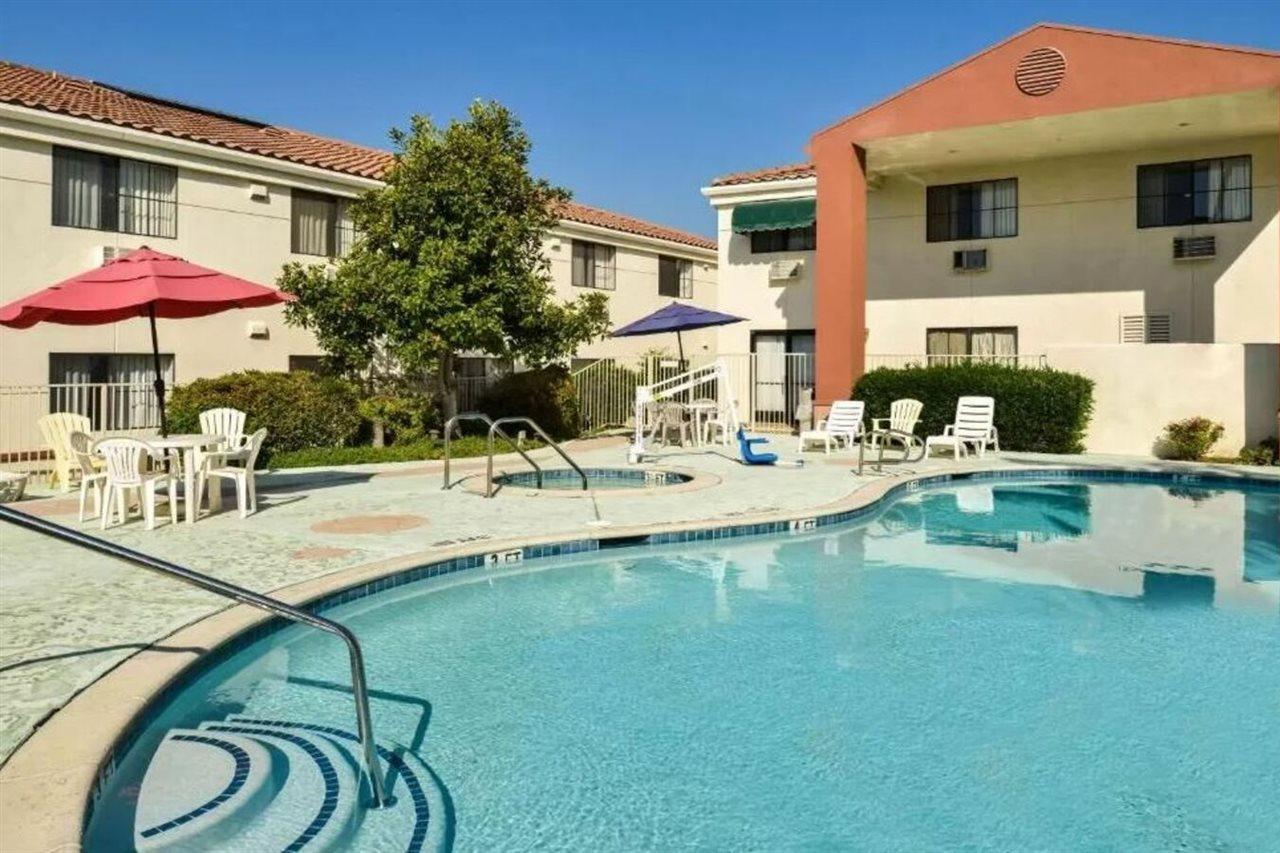 Quality Inn & Suites Walnut - City Of Industry Extérieur photo