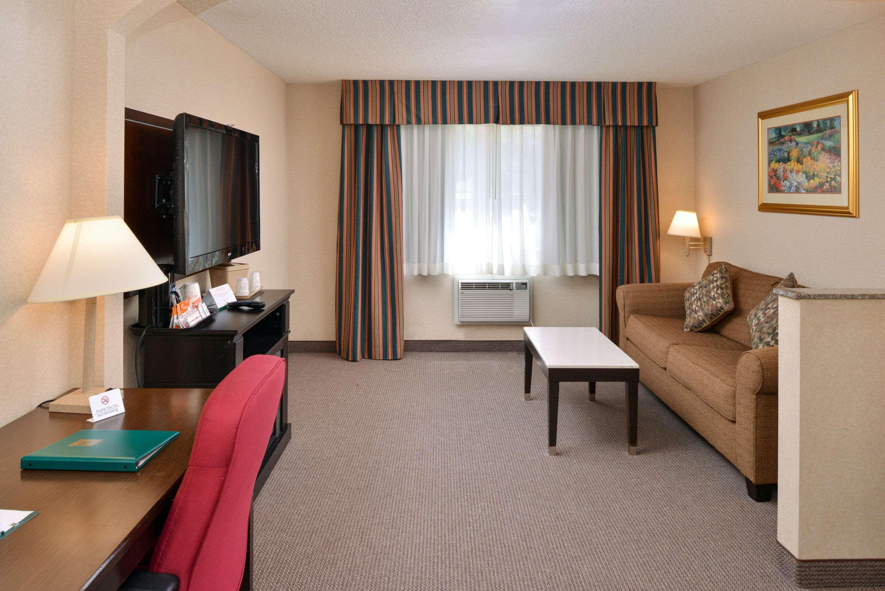 Quality Inn & Suites Walnut - City Of Industry Extérieur photo