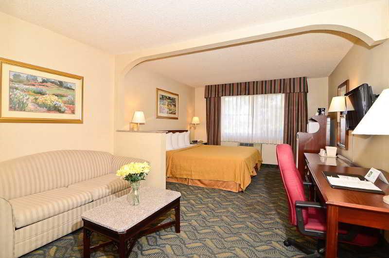 Quality Inn & Suites Walnut - City Of Industry Extérieur photo